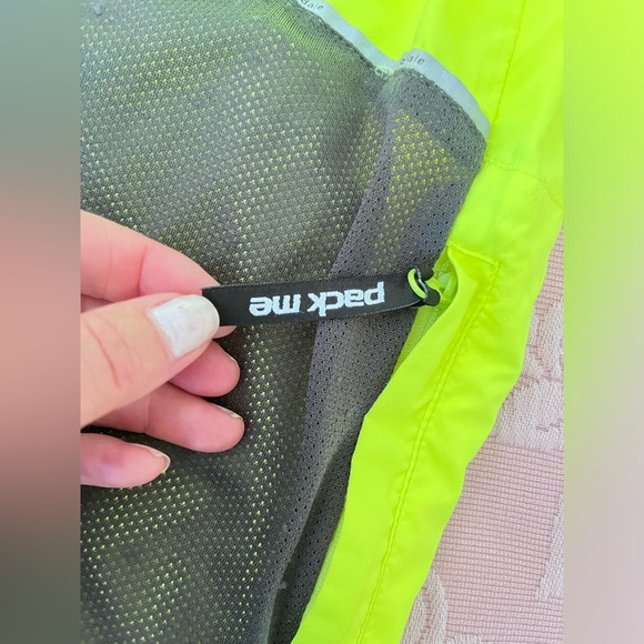 Cannondale Men’s Neon Green Cycling Vest - Picture 6 of 7